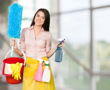 Steam or dry curtain cleaning process for delicate drapes